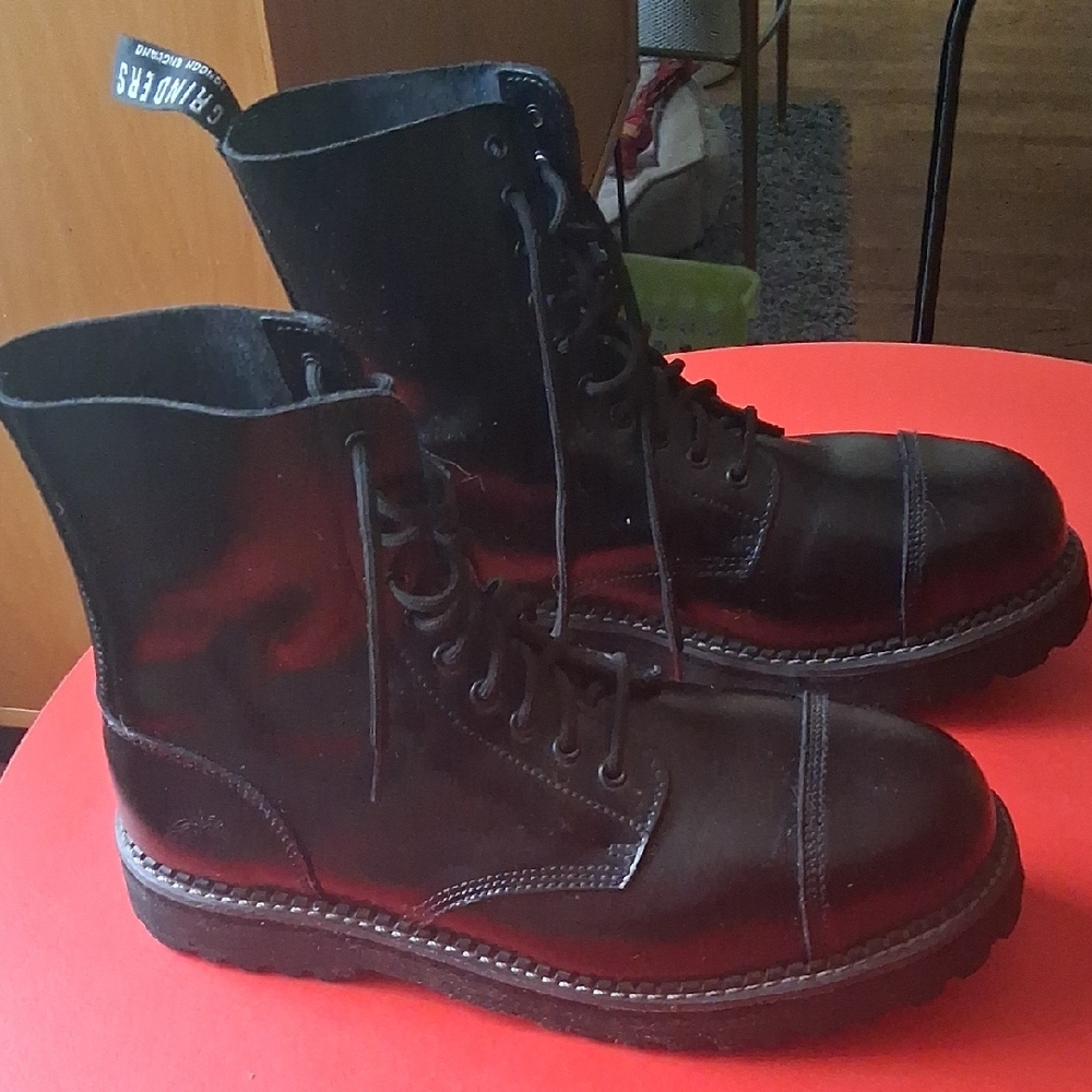 GRINDERS UK Brand 10 Hole Steel Toe Boots - Picture 6 of 8